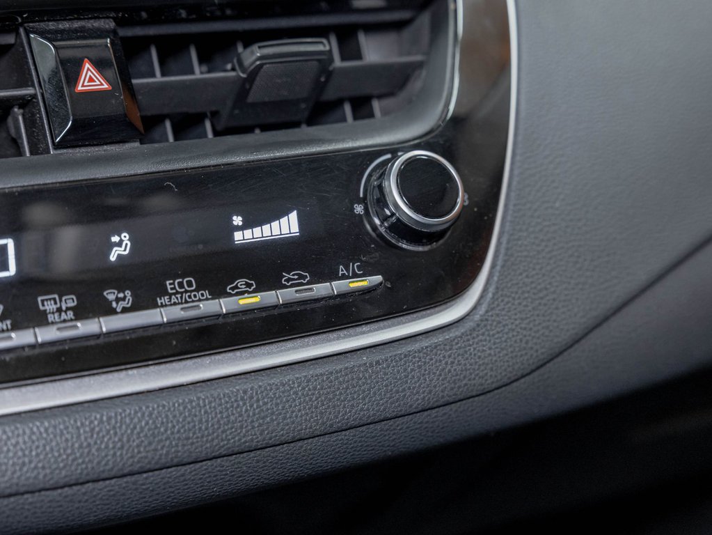 2021 Toyota Corolla in St-Jérôme, Quebec - 21 - w1024h768px