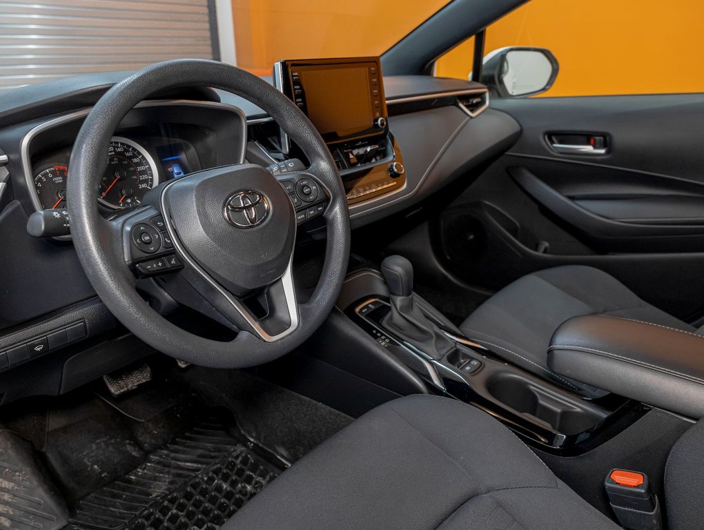 2022 Toyota Corolla in St-Jérôme, Quebec - 2 - w1024h768px