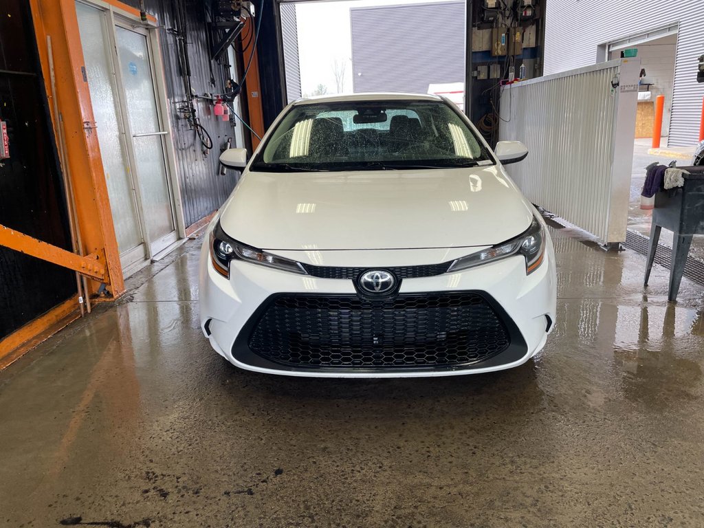 2022 Toyota Corolla in St-Jérôme, Quebec - 4 - w1024h768px
