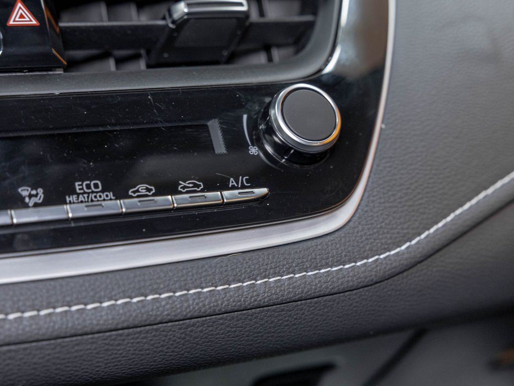 2023 Toyota Corolla in St-Jérôme, Quebec - 21 - w1024h768px
