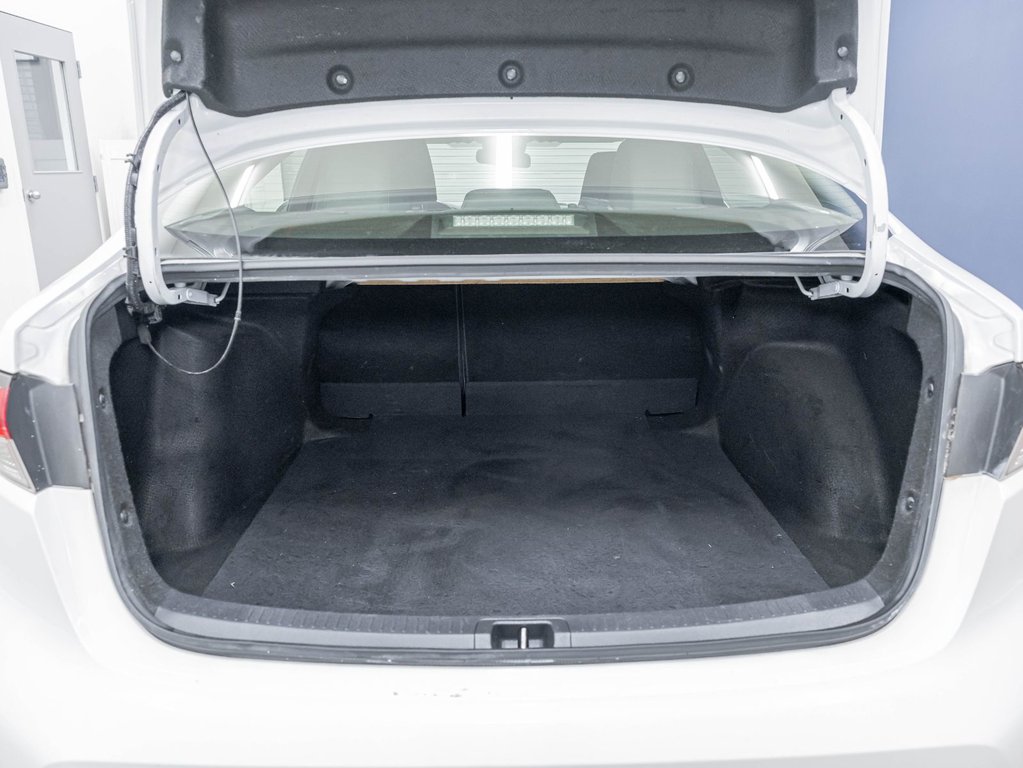 2023 Toyota Corolla in St-Jérôme, Quebec - 28 - w1024h768px