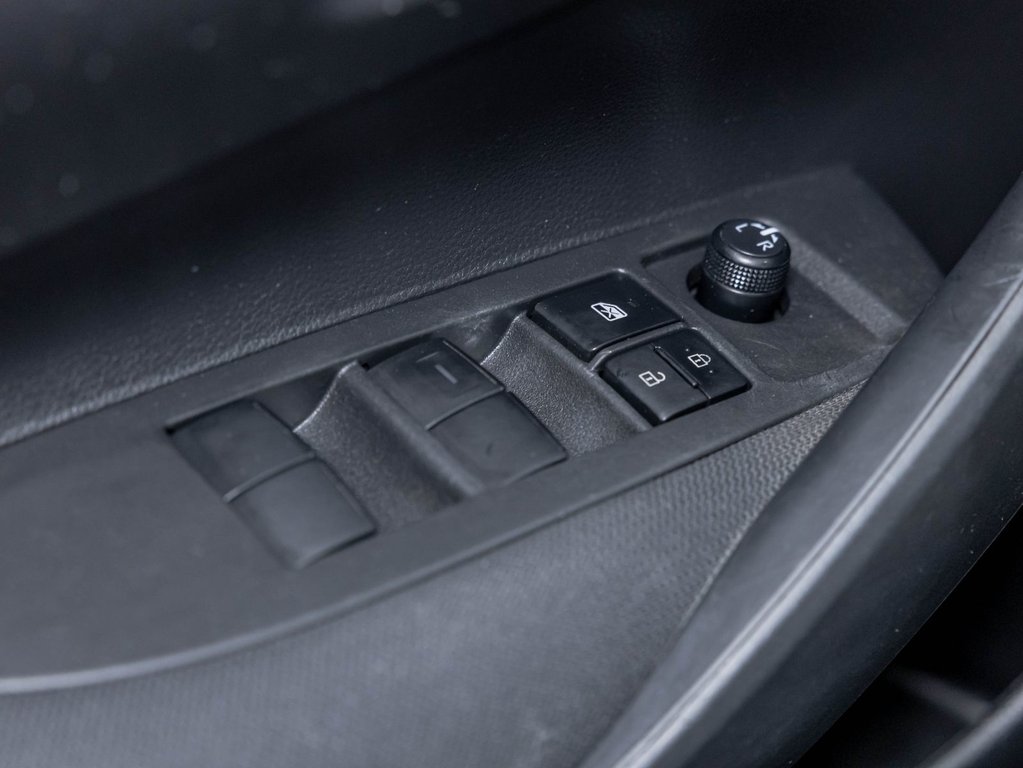 2023 Toyota Corolla in St-Jérôme, Quebec - 25 - w1024h768px