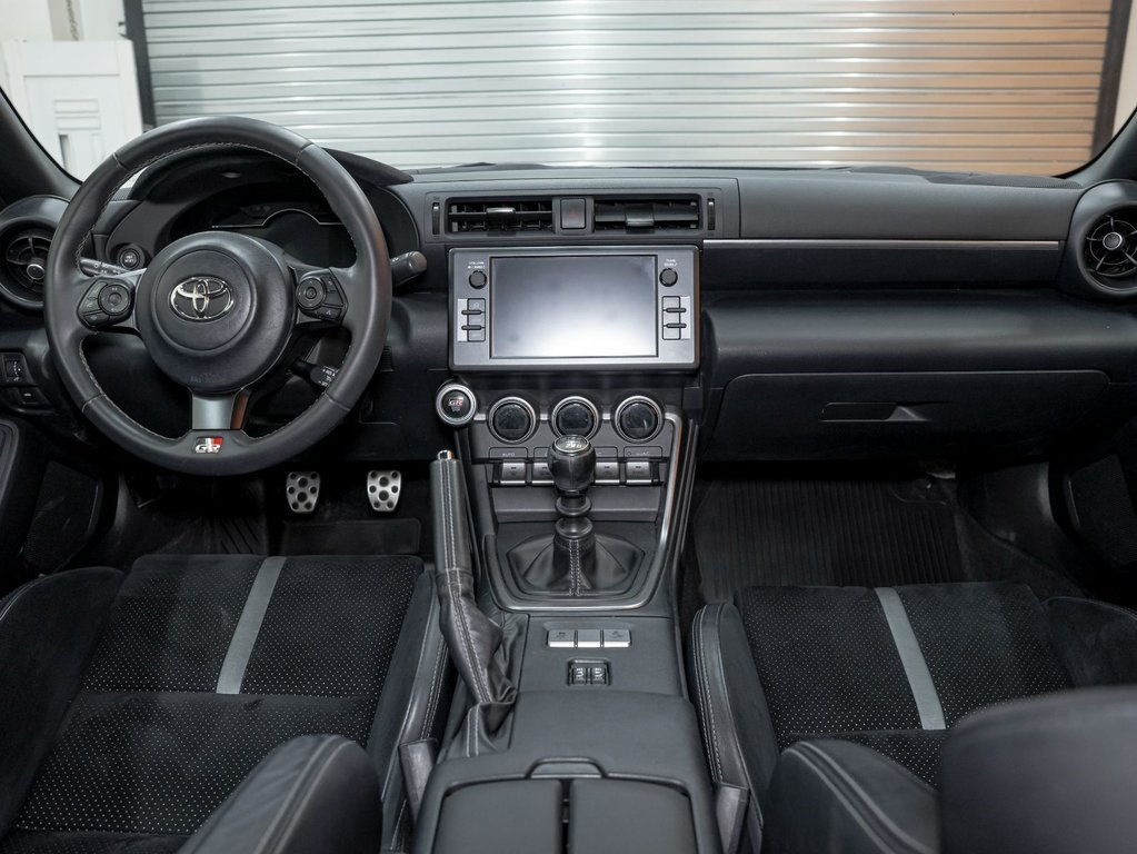 2022 Toyota GR86 in St-Jérôme, Quebec - 11 - w1024h768px