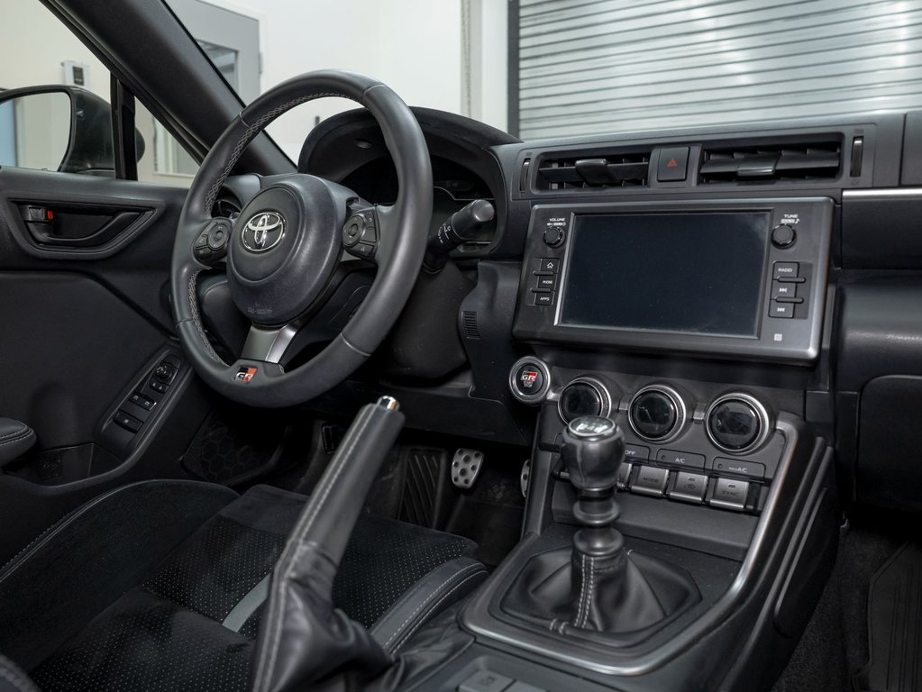 2022 Toyota GR86 in St-Jérôme, Quebec - 25 - w1024h768px