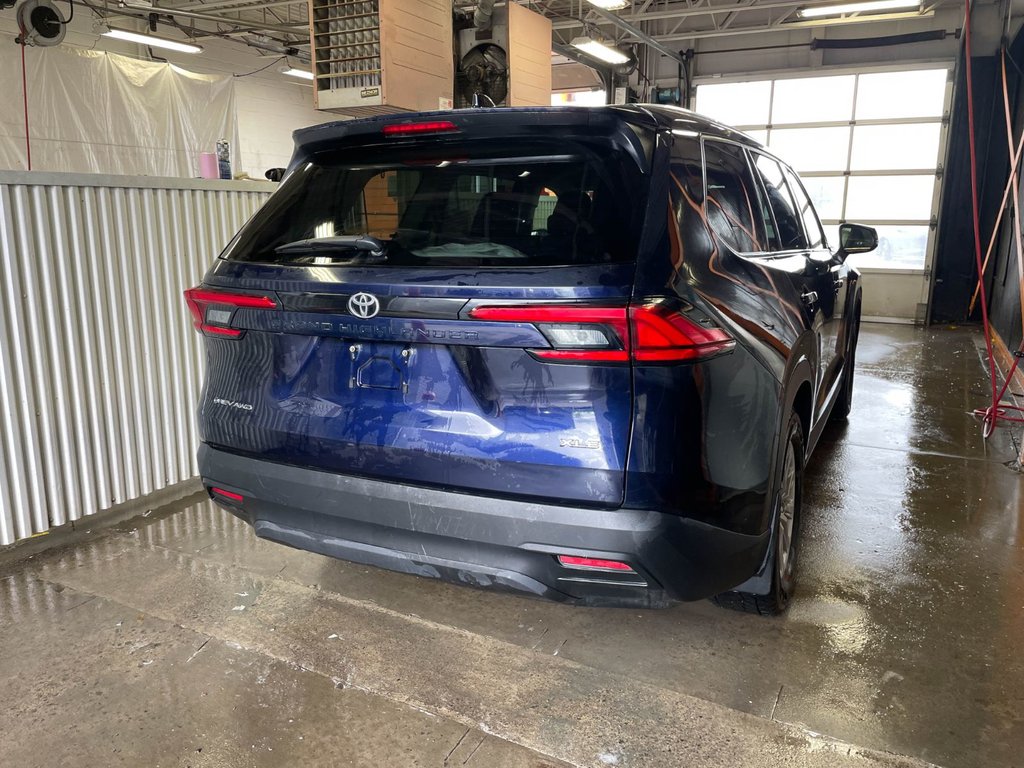 Toyota Grand Highlander  2024 à St-Jérôme, Québec - 9 - w1024h768px