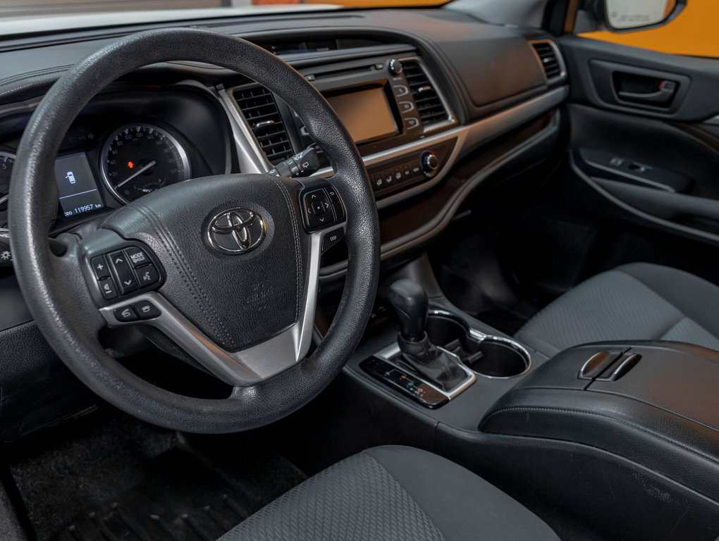 Toyota Highlander  2016 à St-Jérôme, Québec - 2 - w1024h768px