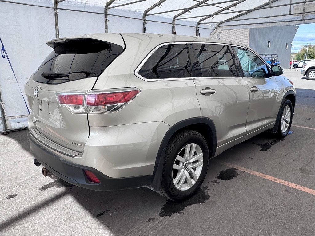 2016 Toyota Highlander in St-Jérôme, Quebec - 8 - w1024h768px