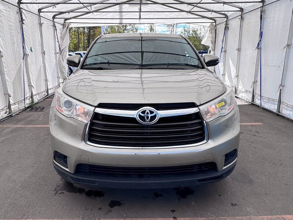 2016 Toyota Highlander in St-Jérôme, Quebec - 4 - w1024h768px