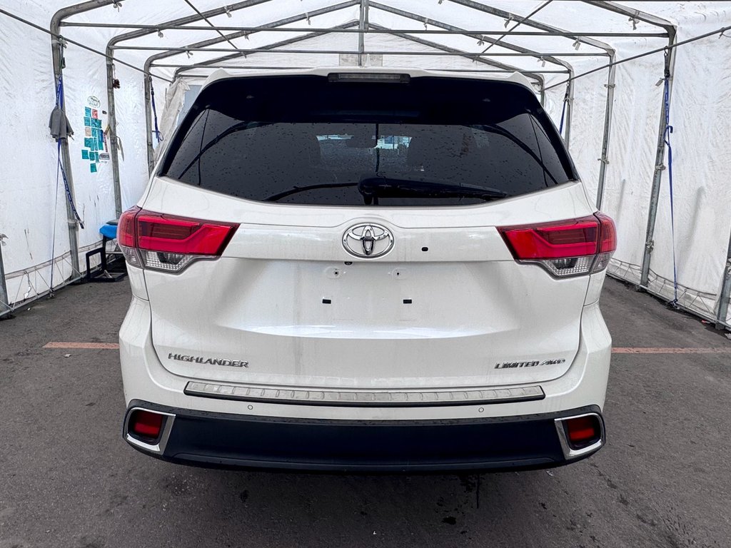 2017 Toyota Highlander in St-Jérôme, Quebec - 9 - w1024h768px