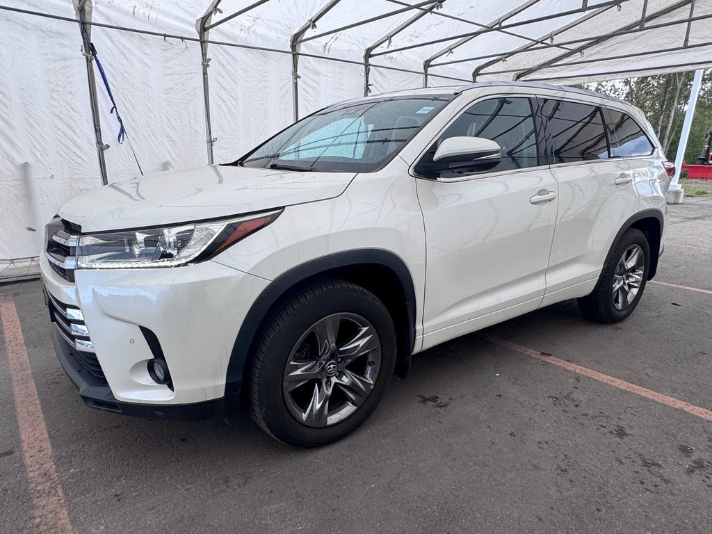 2017 Toyota Highlander in St-Jérôme, Quebec - 1 - w1024h768px