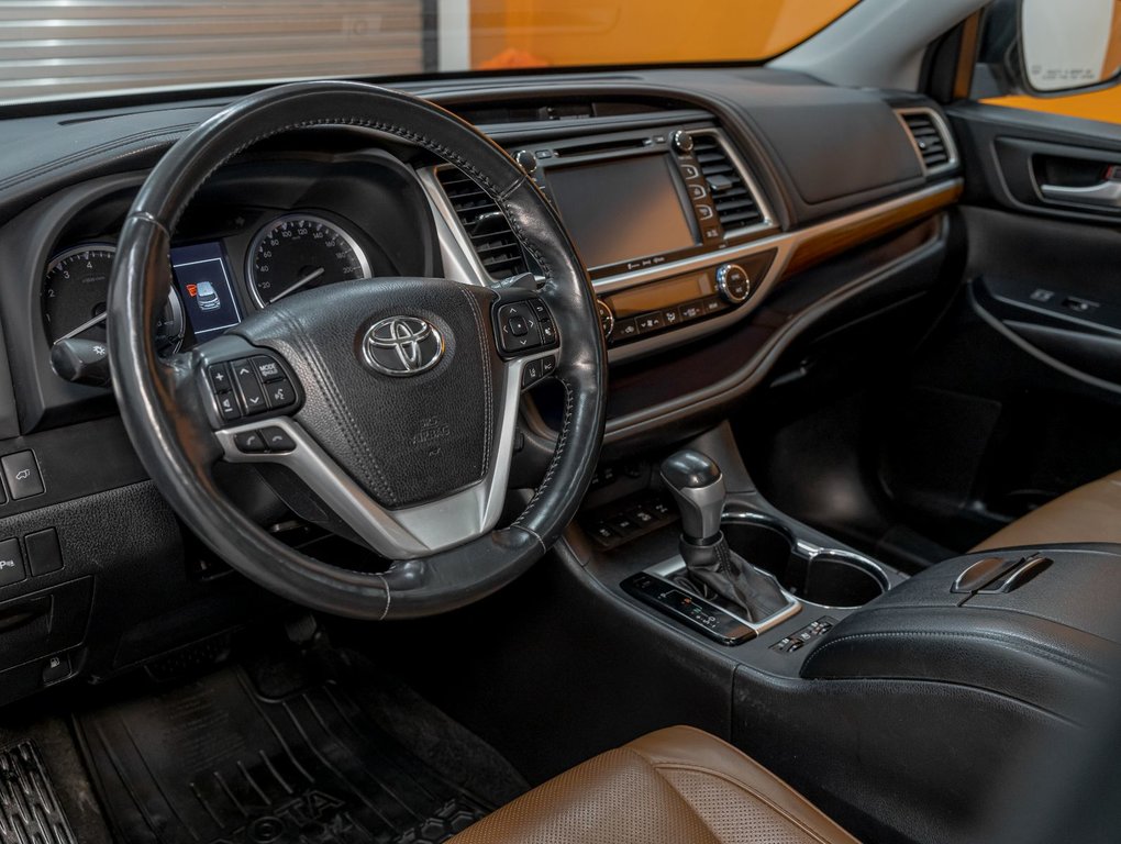 Toyota Highlander  2017 à St-Jérôme, Québec - 2 - w1024h768px