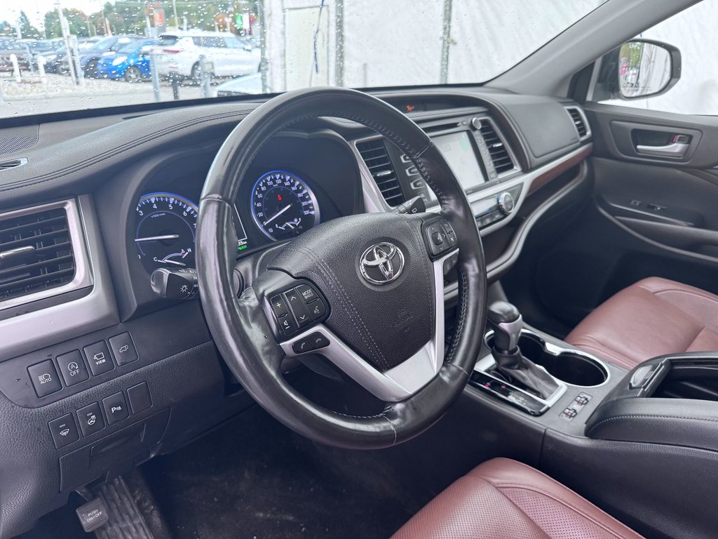 Toyota Highlander  2017 à St-Jérôme, Québec - 5 - w1024h768px