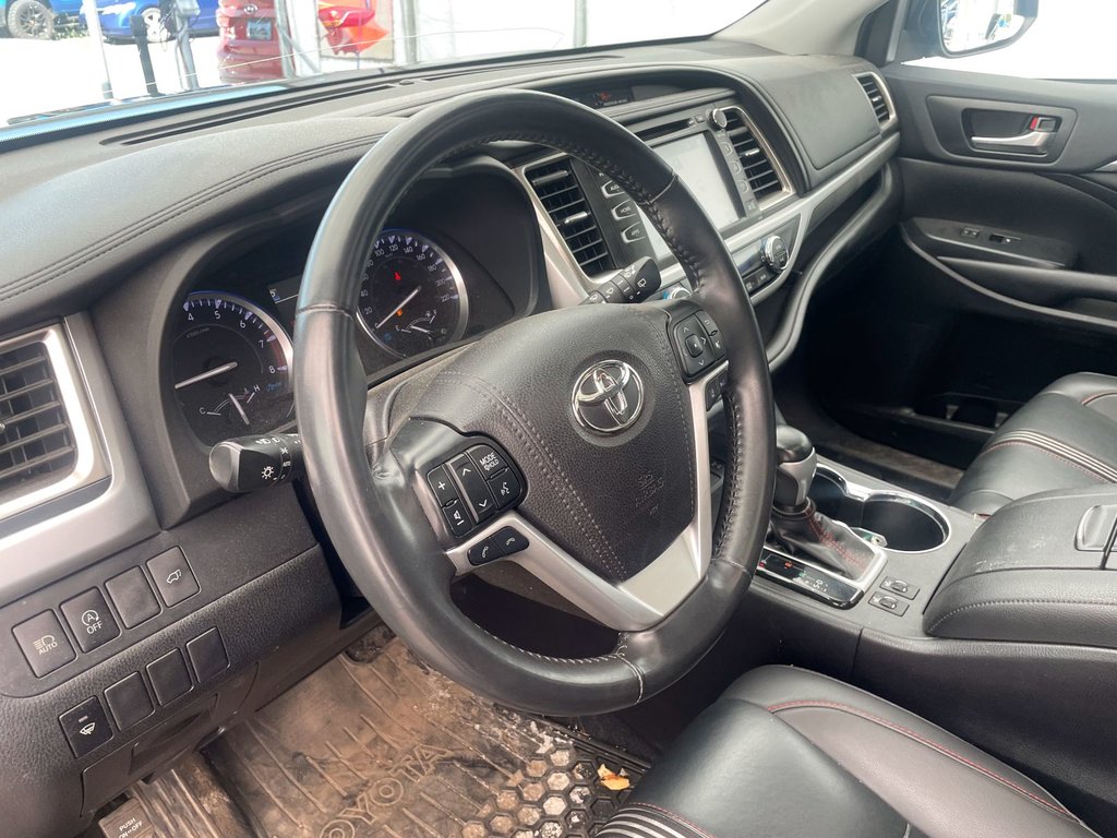 Toyota Highlander  2019 à St-Jérôme, Québec - 5 - w1024h768px