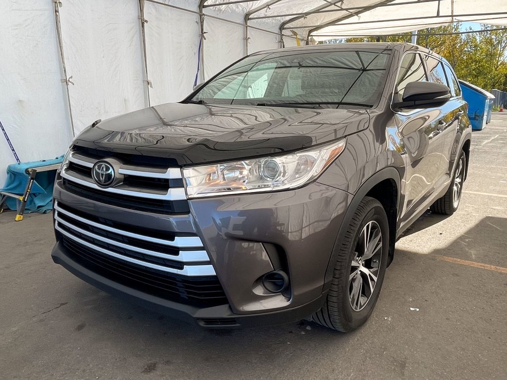 2019 Toyota Highlander in St-Jérôme, Quebec - 1 - w1024h768px