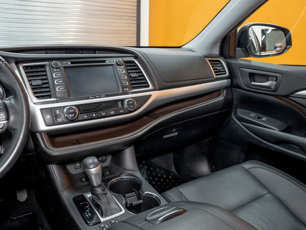 Toyota Highlander  2019 à St-Jérôme, Québec - 28 - w1024h768px