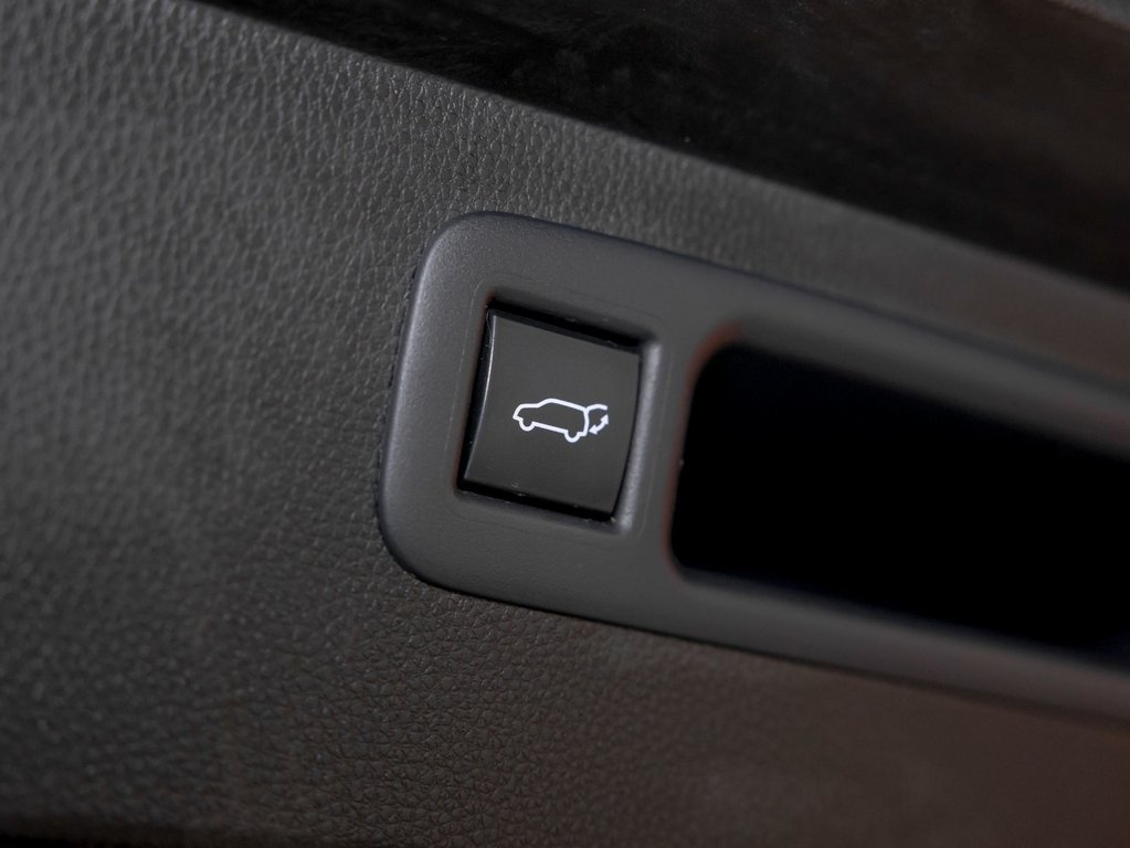 2020 Toyota Highlander in St-Jérôme, Quebec - 38 - w1024h768px