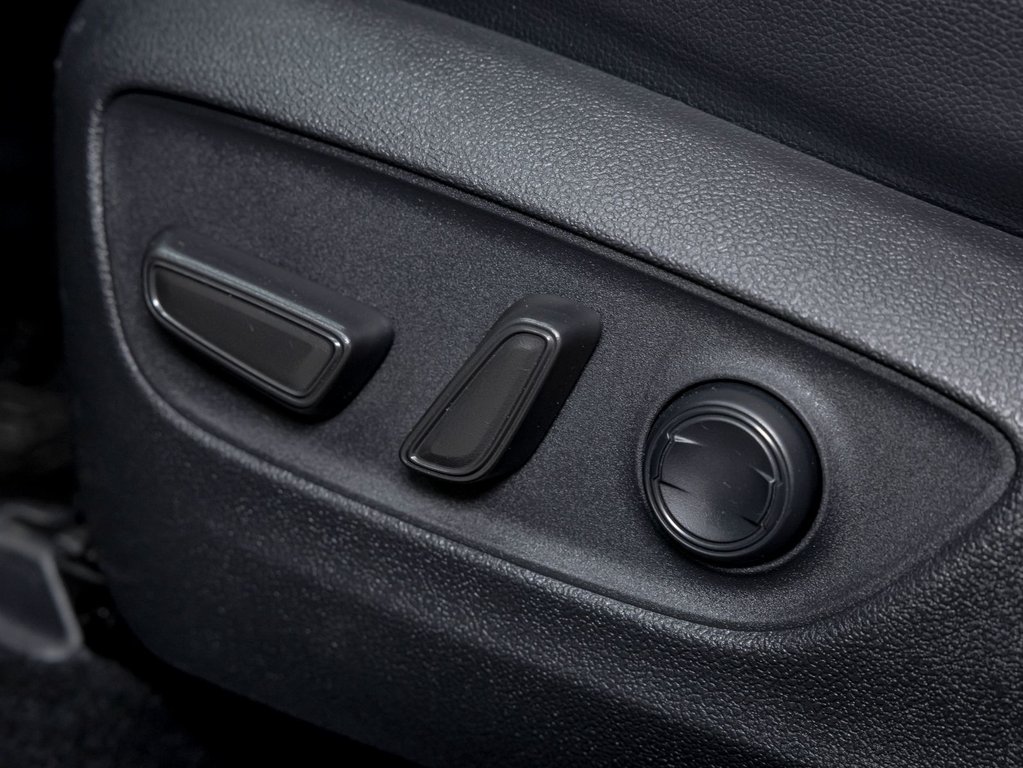 2020 Toyota Highlander in St-Jérôme, Quebec - 27 - w1024h768px