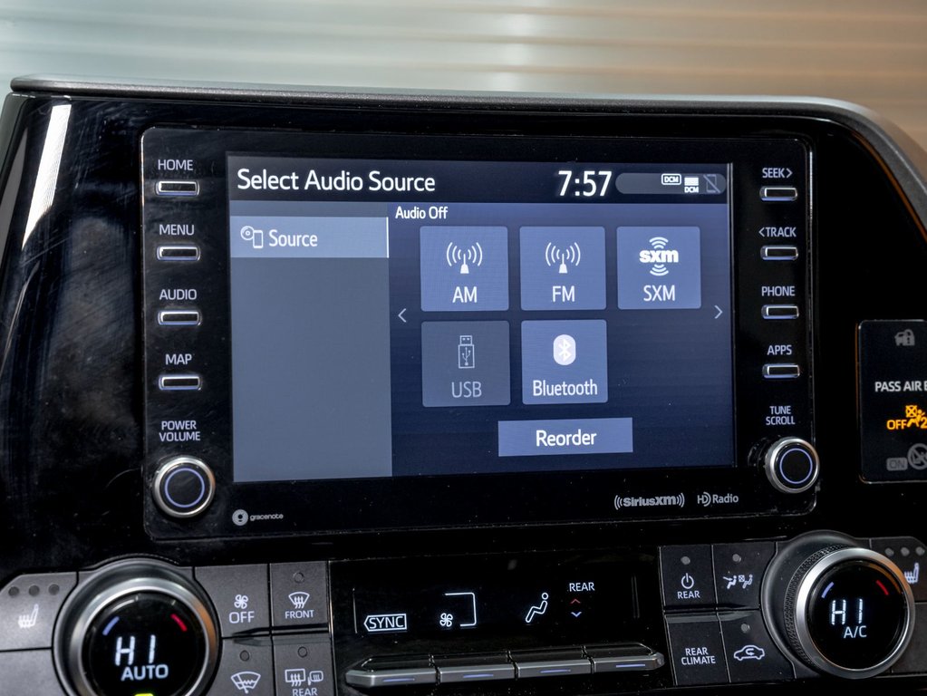 2020 Toyota Highlander in St-Jérôme, Quebec - 18 - w1024h768px