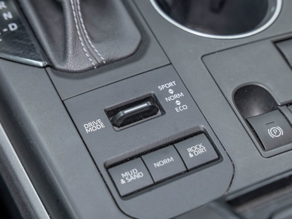 2023 Toyota Highlander in St-Jérôme, Quebec - 22 - w1024h768px