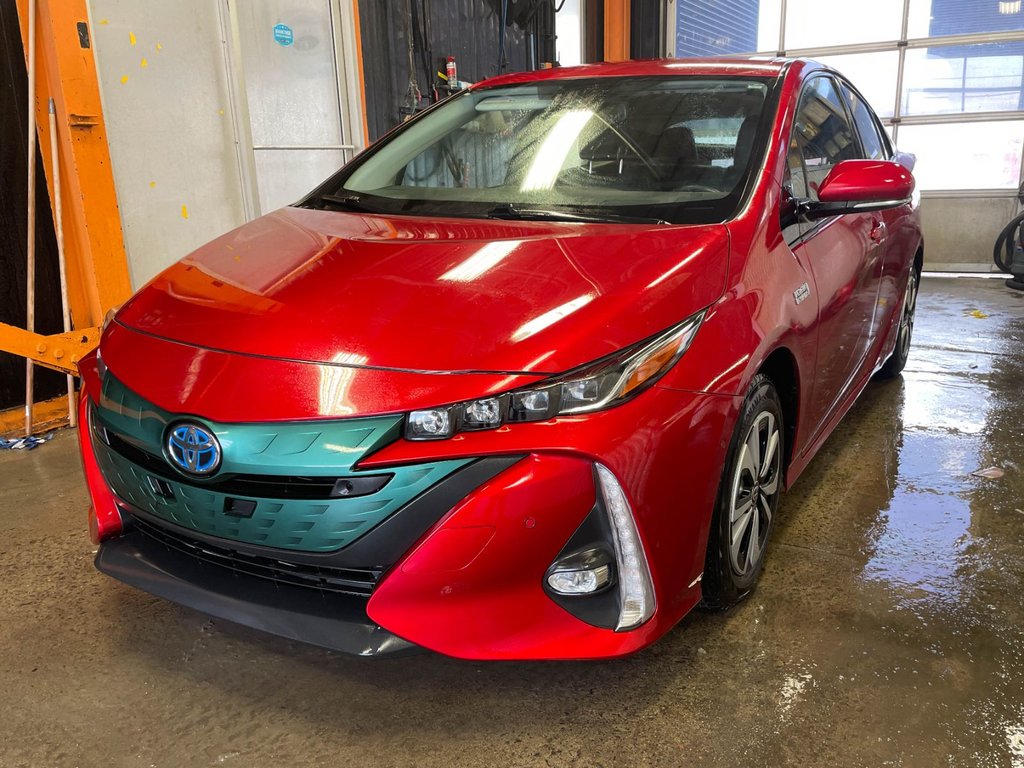 2017 Toyota Prius Prime in St-Jérôme, Quebec - 1 - w1024h768px