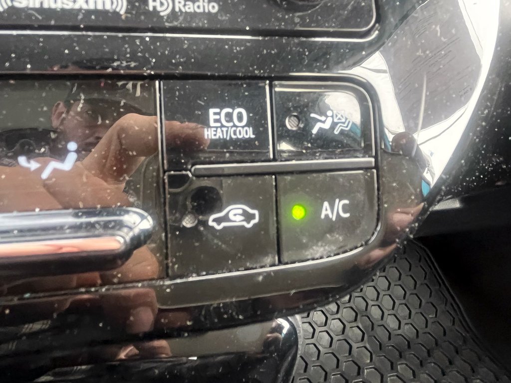 2021 Toyota PRIUS PRIME in St-Jérôme, Quebec - 14 - w1024h768px