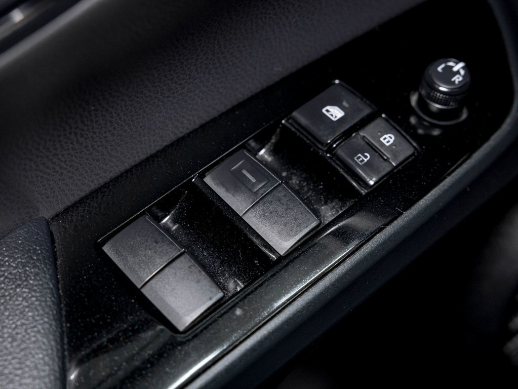 2022 Toyota Prius Prime in St-Jérôme, Quebec - 30 - w1024h768px