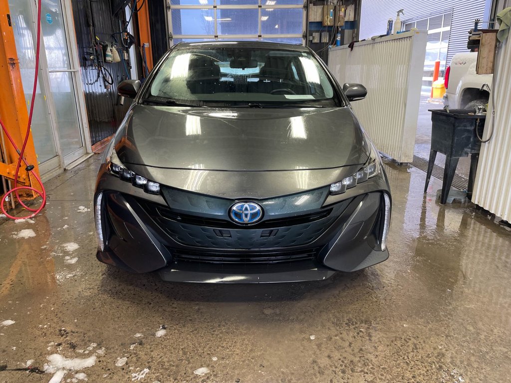 Toyota Prius Prime  2022 à St-Jérôme, Québec - 4 - w1024h768px