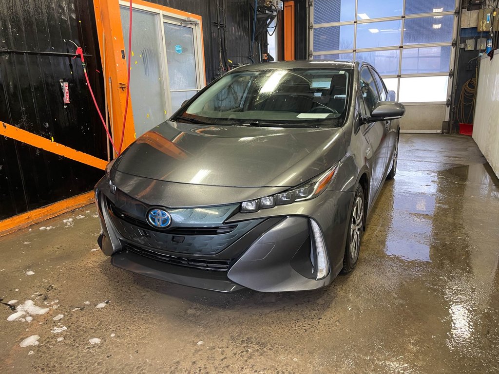 Toyota Prius Prime  2022 à St-Jérôme, Québec - 1 - w1024h768px