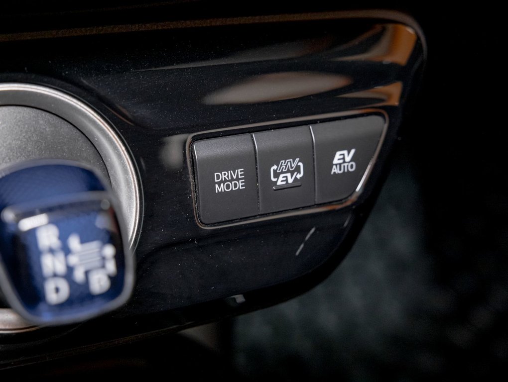 2022 Toyota Prius Prime in St-Jérôme, Quebec - 17 - w1024h768px