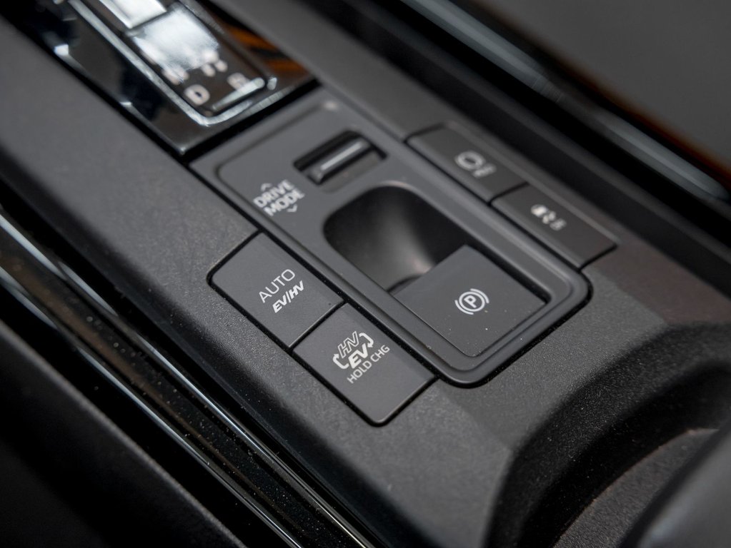 Toyota Prius Prime  2023 à St-Jérôme, Québec - 25 - w1024h768px