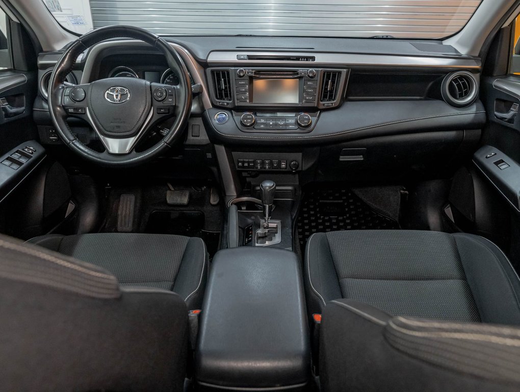 Toyota RAV4 Hybrid  2017 à St-Jérôme, Québec - 12 - w1024h768px