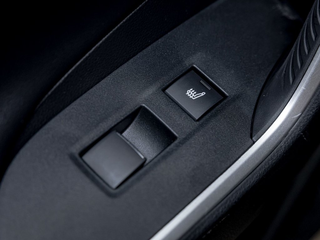 2020 Toyota RAV4 Hybrid in St-Jérôme, Quebec - 34 - w1024h768px