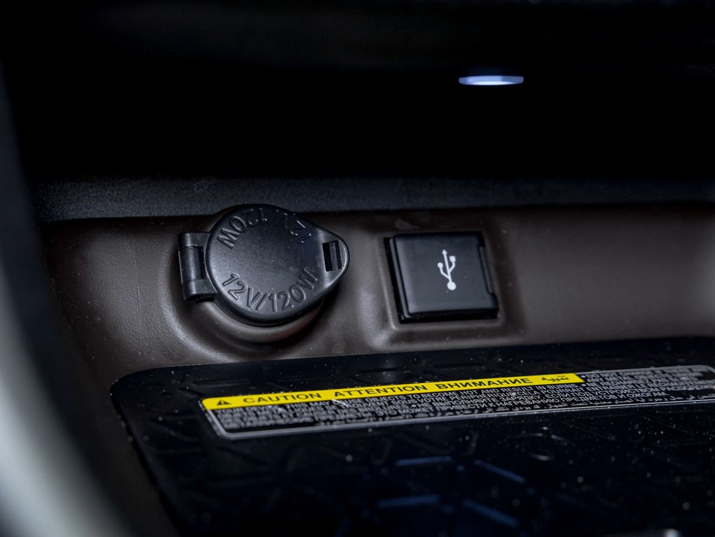 2020 Toyota RAV4 Hybrid in St-Jérôme, Quebec - 25 - w1024h768px