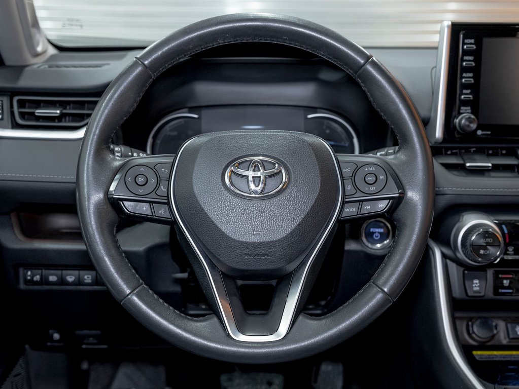 2020 Toyota RAV4 Hybrid in St-Jérôme, Quebec - 14 - w1024h768px