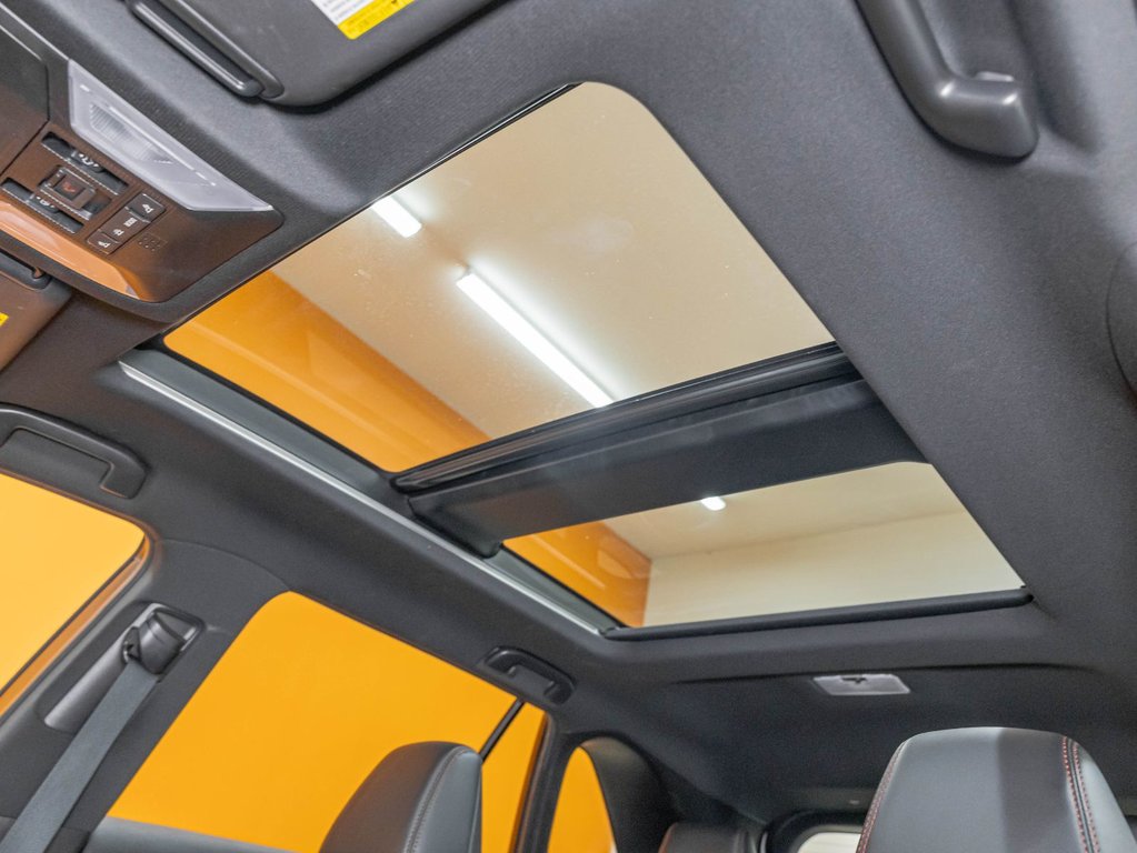 Toyota RAV4 Prime  2021 à St-Jérôme, Québec - 4 - w1024h768px