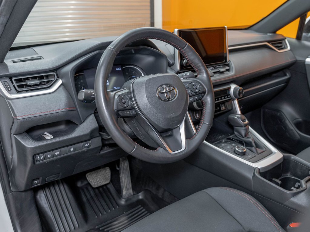 Toyota RAV4 Prime  2023 à St-Jérôme, Québec - 2 - w1024h768px