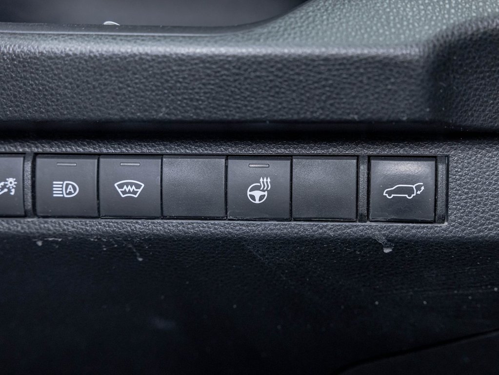 Toyota RAV4 Prime  2023 à St-Jérôme, Québec - 24 - w1024h768px
