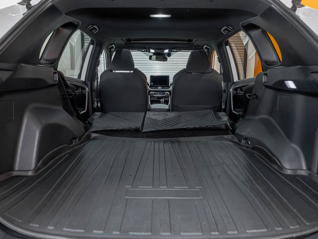 Toyota RAV4 Prime  2023 à St-Jérôme, Québec - 32 - w1024h768px