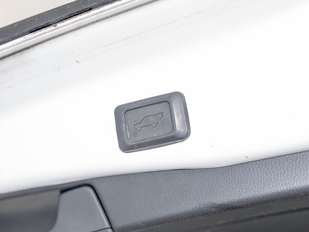 Toyota RAV4 Prime  2023 à St-Jérôme, Québec - 33 - w1024h768px