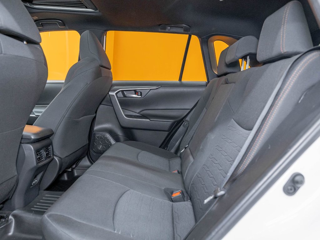 Toyota RAV4 Prime  2023 à St-Jérôme, Québec - 30 - w1024h768px