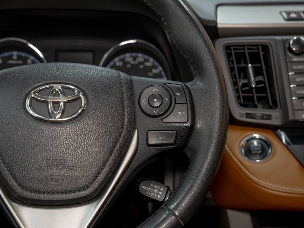 2017 Toyota RAV4 in St-Jérôme, Quebec - 16 - w1024h768px