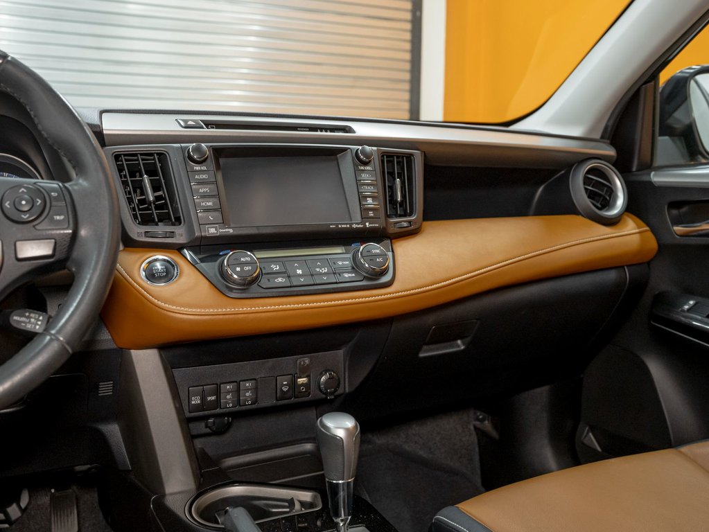 2017 Toyota RAV4 in St-Jérôme, Quebec - 21 - w1024h768px
