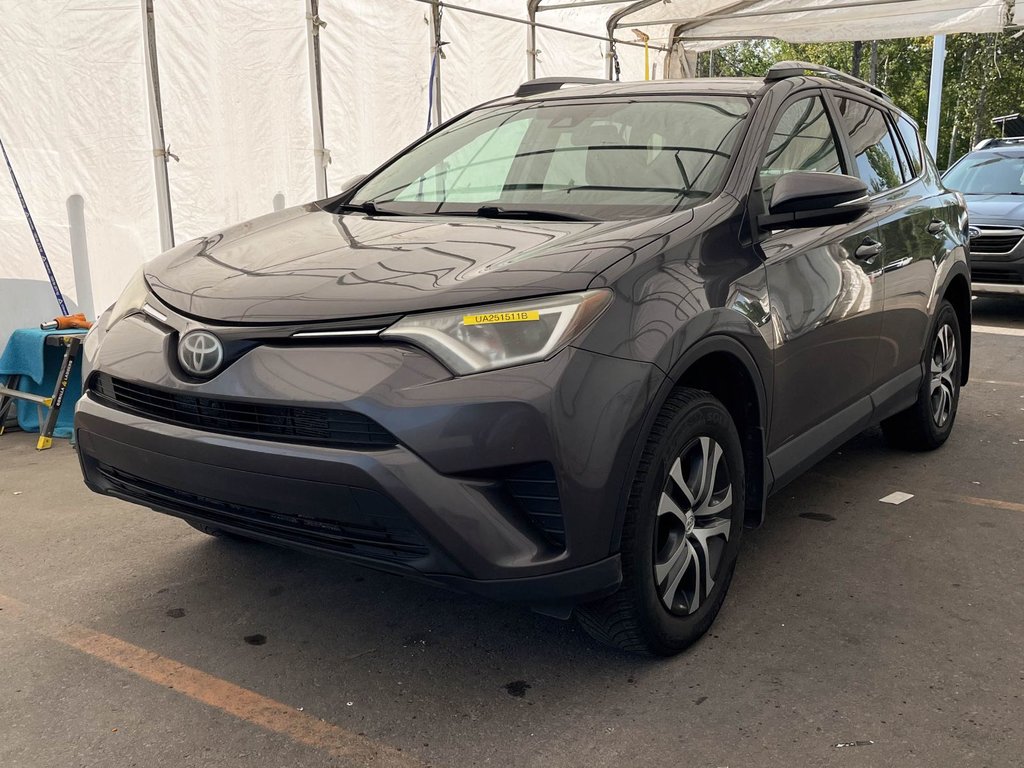 2017 Toyota RAV4 in St-Jérôme, Quebec - 1 - w1024h768px