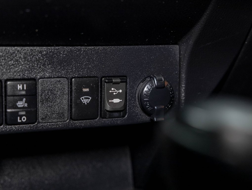 Toyota RAV4  2017 à St-Jérôme, Québec - 22 - w1024h768px