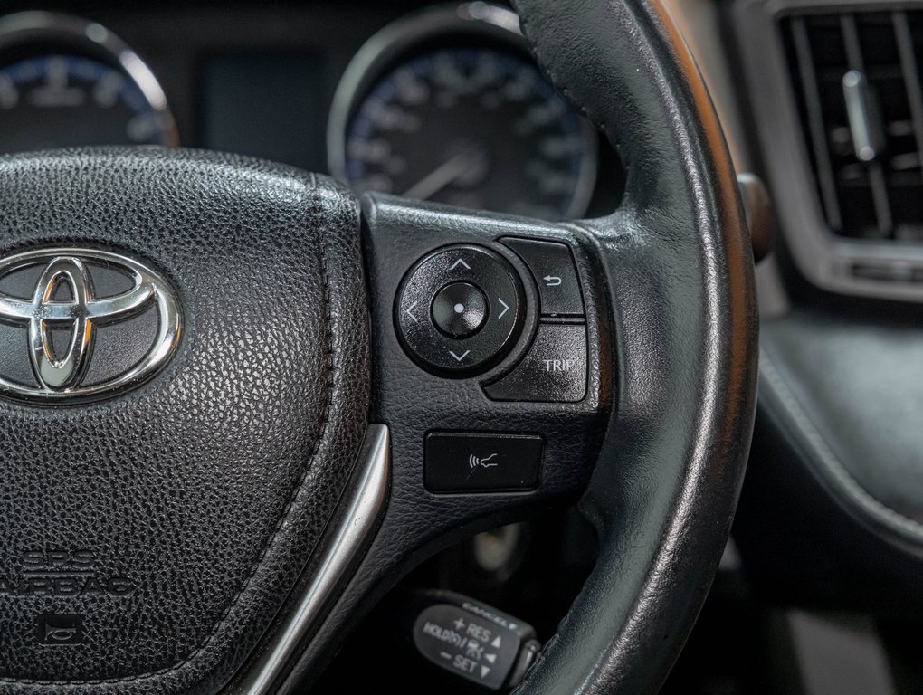 Toyota RAV4  2017 à St-Jérôme, Québec - 16 - w1024h768px