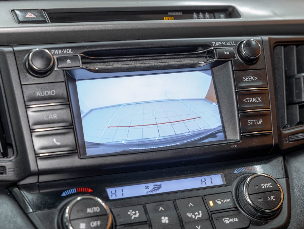 Toyota RAV4  2017 à St-Jérôme, Québec - 17 - w1024h768px