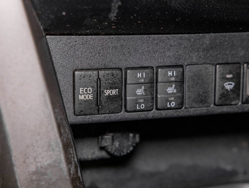Toyota RAV4  2017 à St-Jérôme, Québec - 12 - w1024h768px
