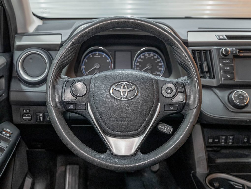 Toyota RAV4  2017 à St-Jérôme, Québec - 11 - w1024h768px