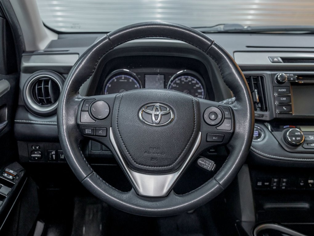 2018 Toyota RAV4 in St-Jérôme, Quebec - 14 - w1024h768px