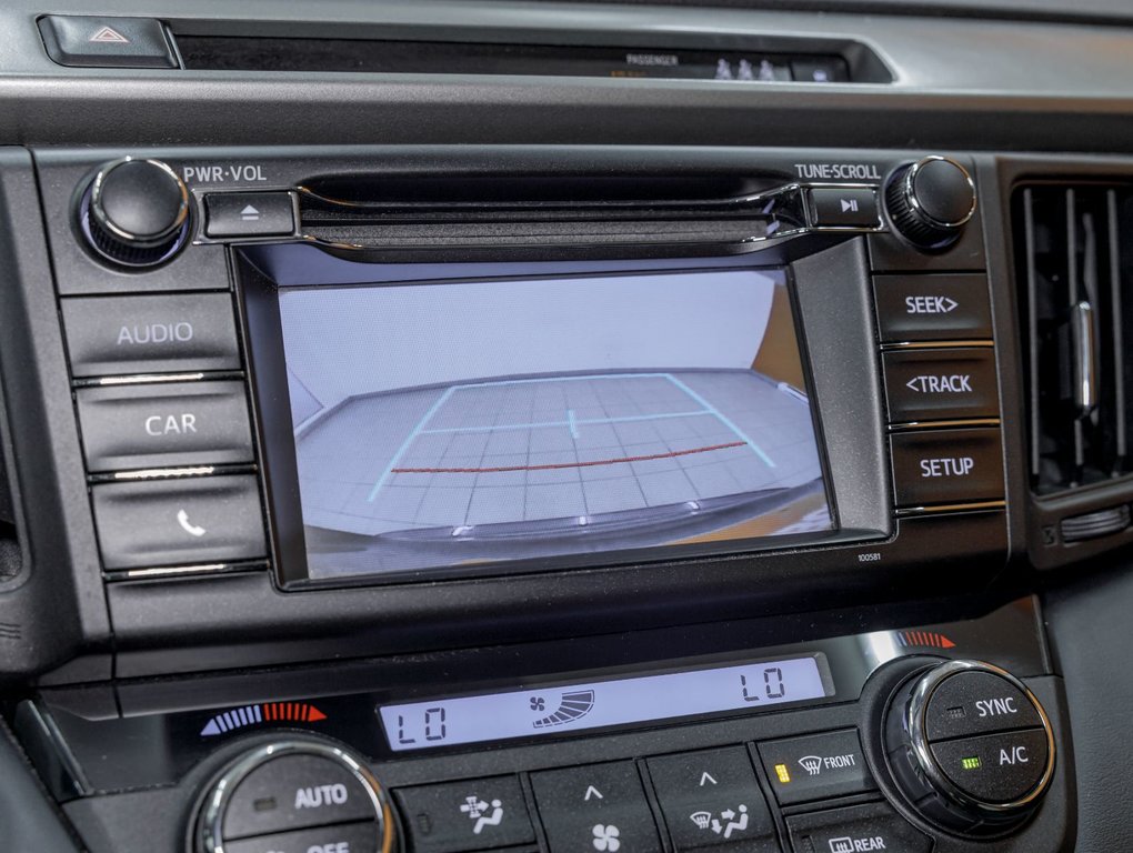 2018 Toyota RAV4 in St-Jérôme, Quebec - 17 - w1024h768px